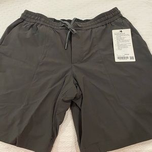 Men’s Lululemon Bowline short 8” NWT
